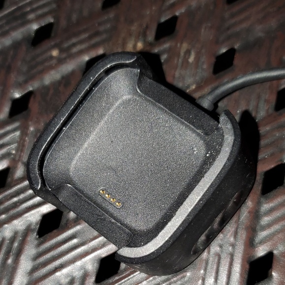 Fitbit versa - Picture 2 of 3